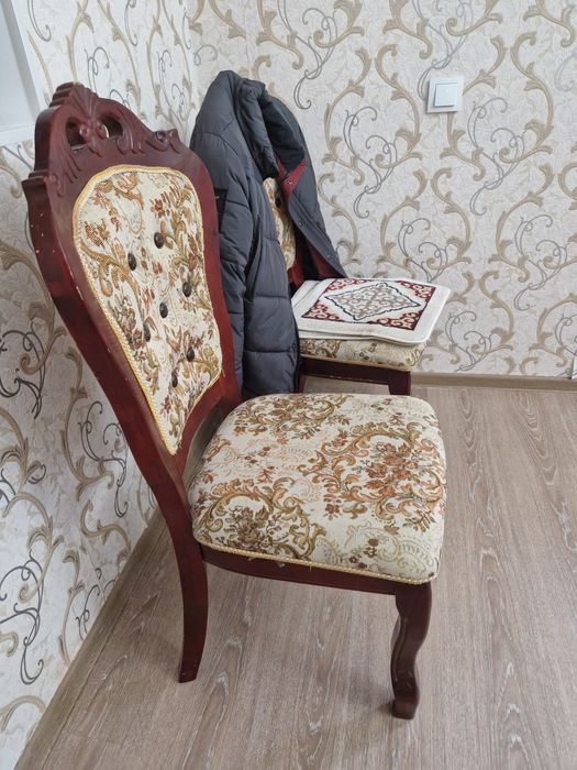 Стол со стульями, 200000тыс