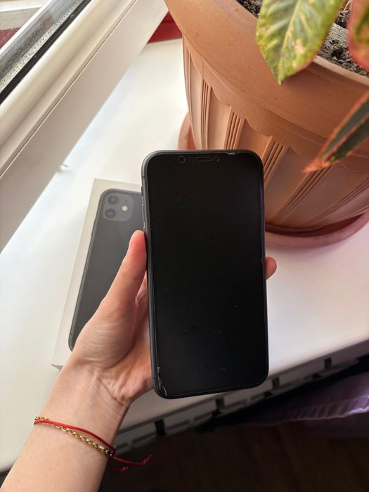 IPHONE 11 черного цвета
