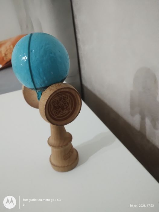 Vând kendama sweets starter albastră