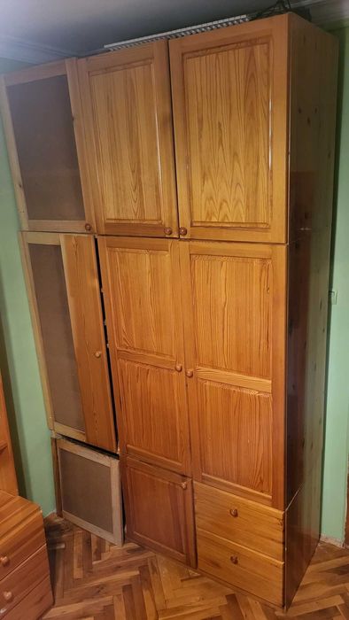 Дървени гардероби по договаряне