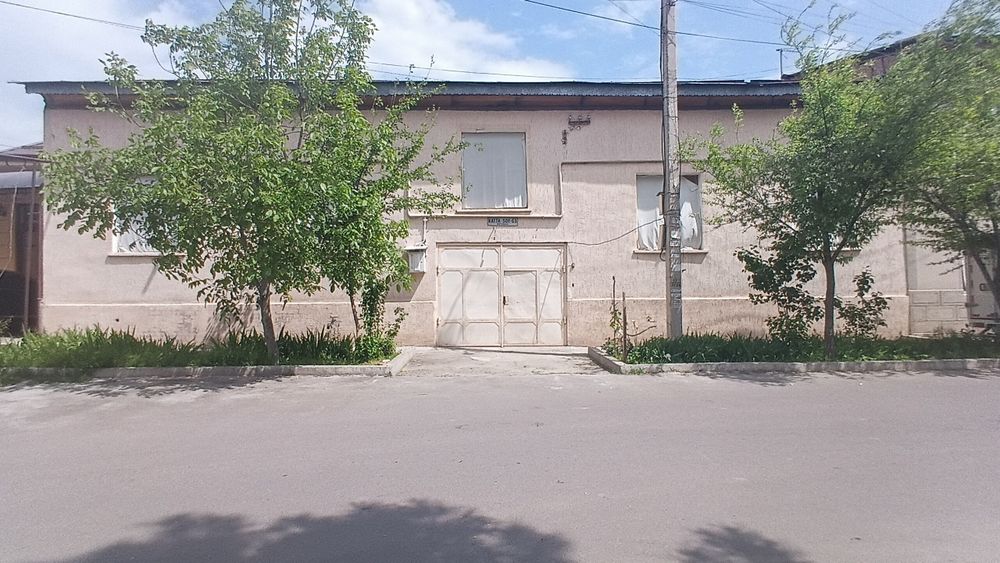 7 сотихлик хонадон сотилади. Манзил:Юнусобод тумани,  Хасанбой МФЙ,