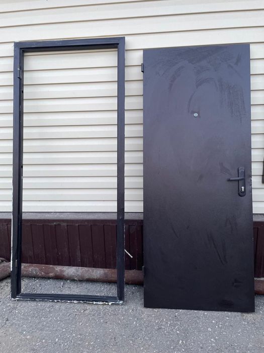 Входная металическая дверь