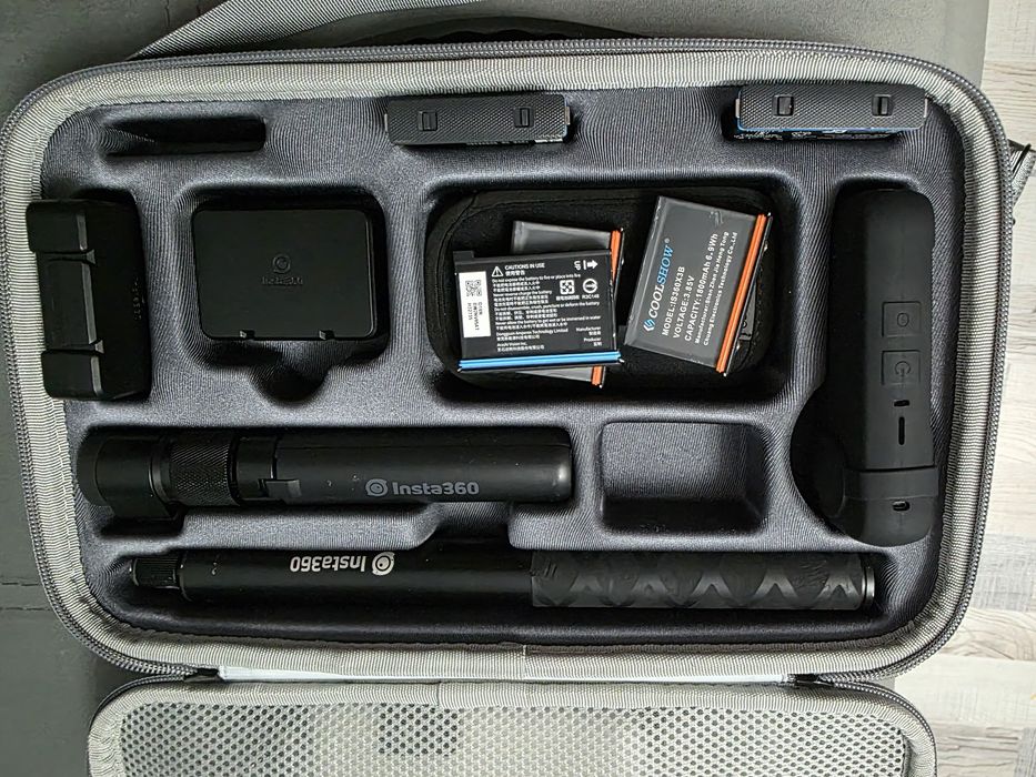 Insta360 X3 комплект