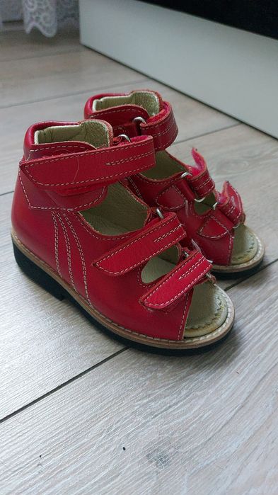 Продам ортопедическме сандали