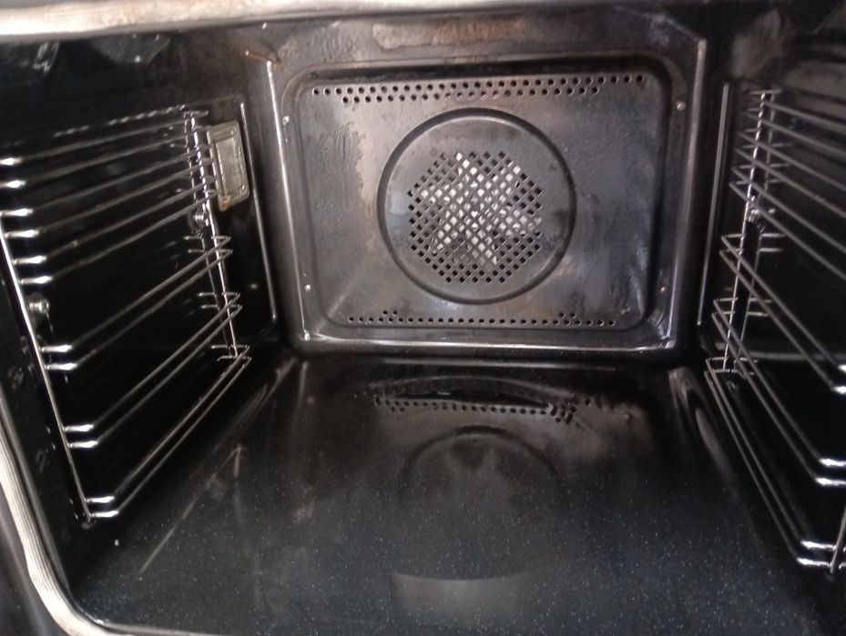 Свободно стояща печка с керамичен плот Gram с 2 години гаранция!