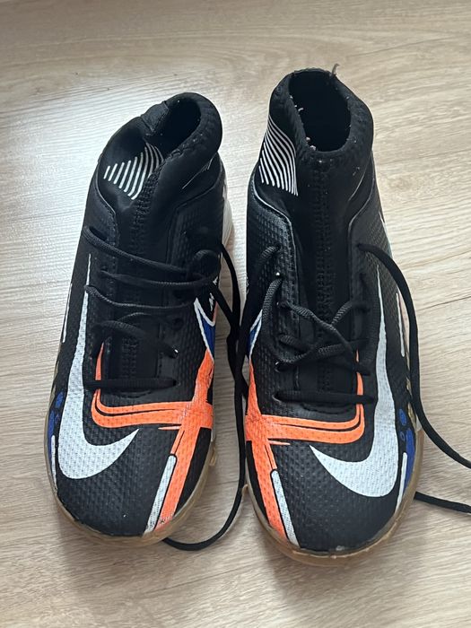 Продам бутсы для футзала