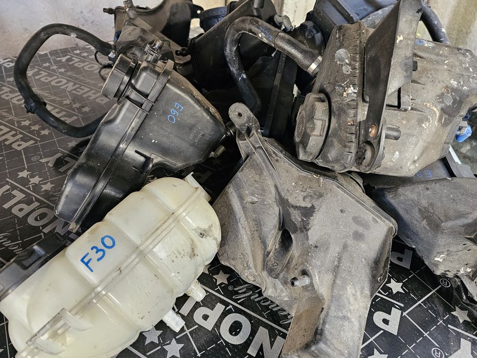 Казанче охладителна течност антифриз разширителен съд бмв