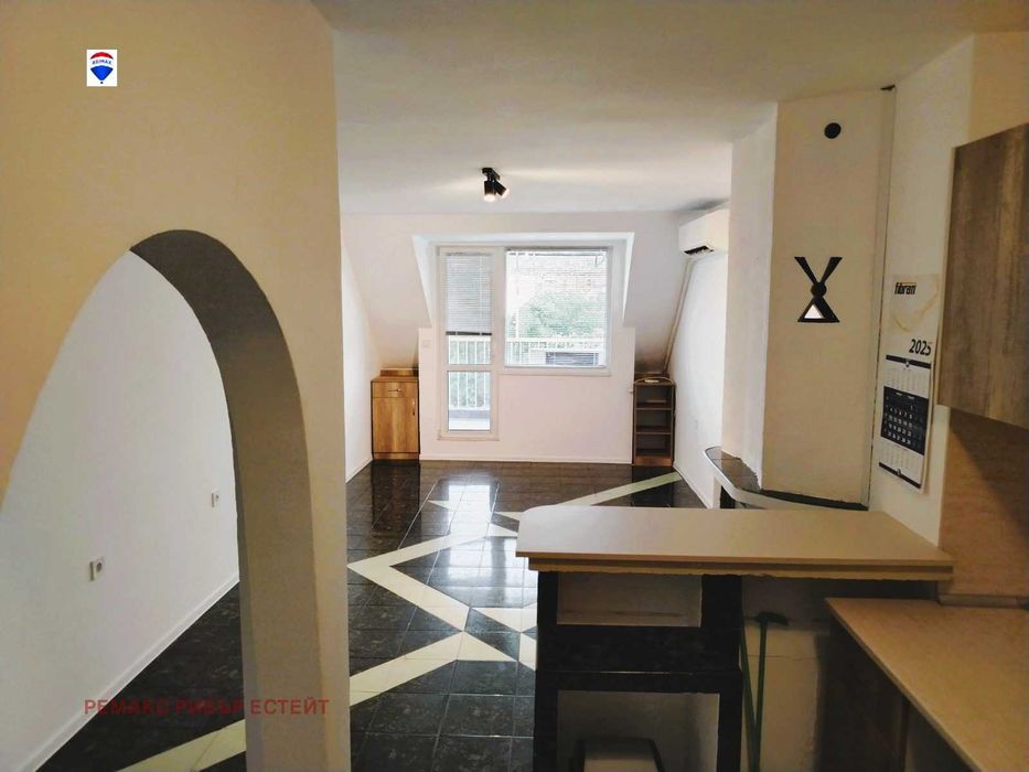 Дава се под наем Едностаен апартамент в Русе, Широк център - 64 кв.м за 204 € - Снимка #2