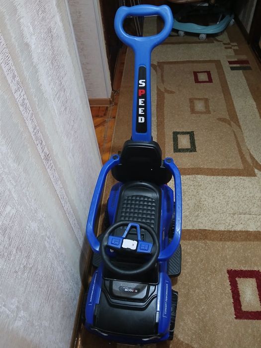 Продаётся детский велик ходунки и машина