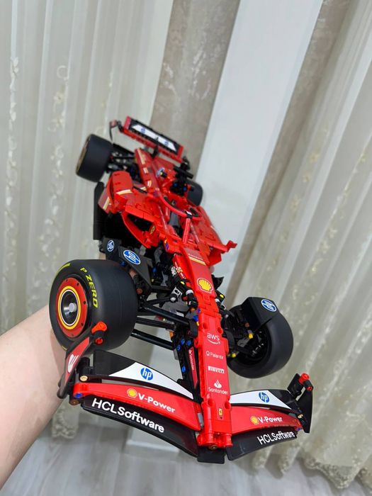 Lego Technic Ferrari SF-24 F1