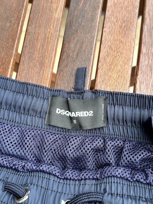 Мъжки плувни шорти DSQUARED2 - размер S, отлично състояние