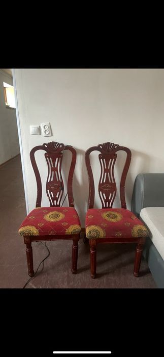 Продаётся стулья и стол