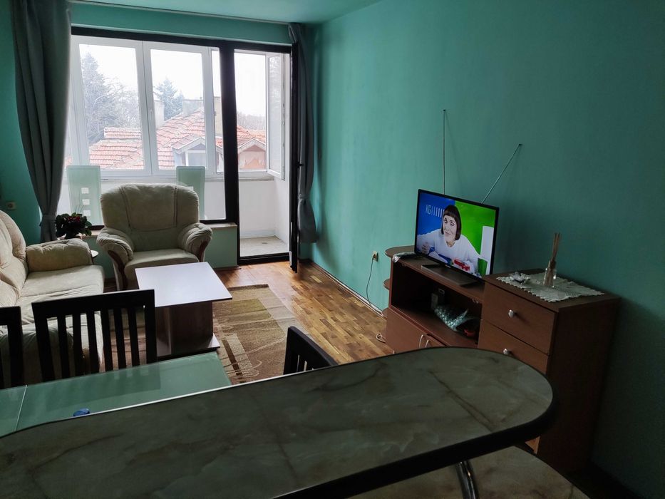 Собственик отдава под наем Двустаен апартамент в кв.Левски 1