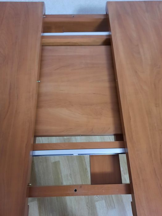 Продам стол 1,60* 90