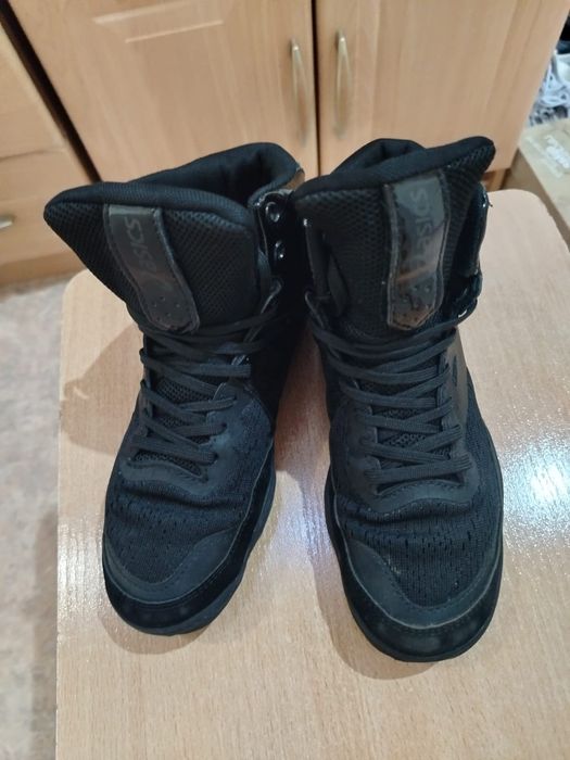 Продам борцовки  размер 35
