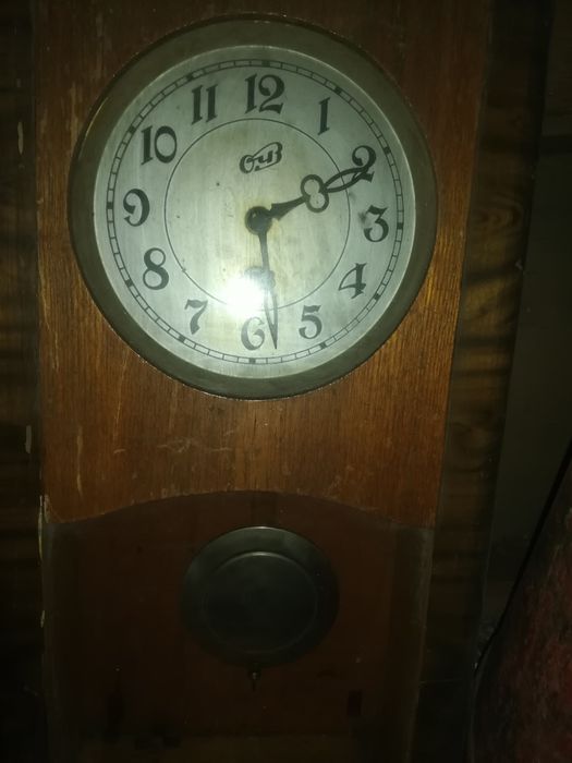 Часы  настенные.