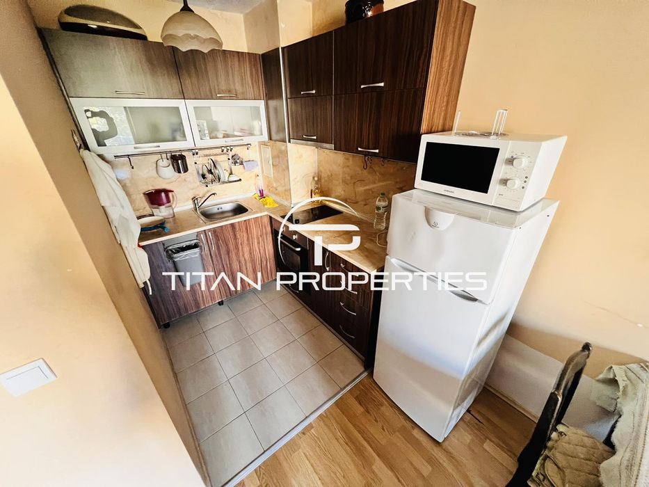 Дава се под наем Двустаен апартамент в Бургас, Лазур - 65 кв.м за 484.5 € - Снимка #1