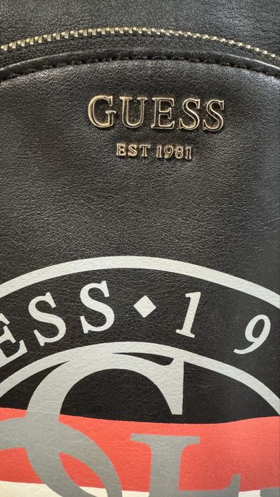 Раница кожена на Guess