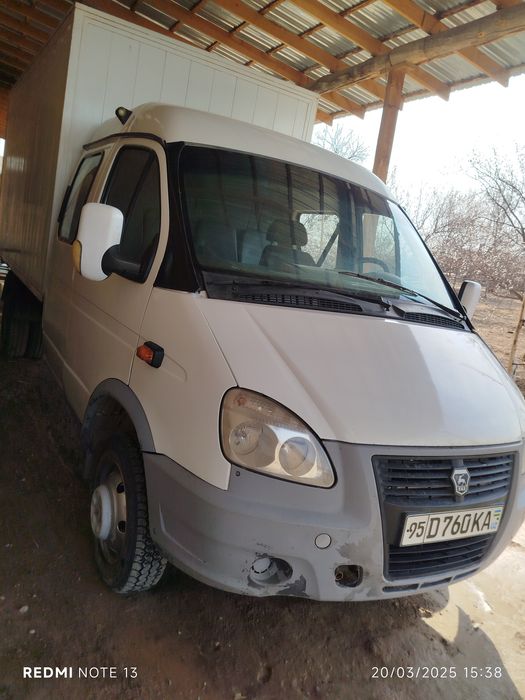 Ishga tayyor yuk mashinasi, yaxshi holatda