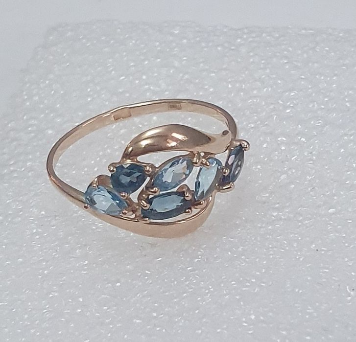 Аквамарин    кольцо.