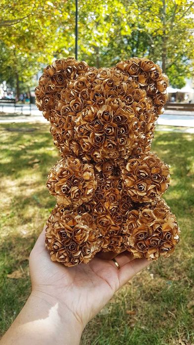 Хартиени цветя / златни и сребърни хартиени рози