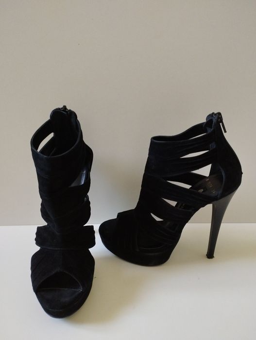 Туфли женские на каблуке