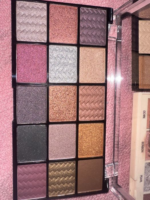 Комплект от 3 палитри Revolution