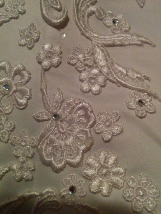 Esti inalta ,suplă și esti in cautarea unei rochii de mireasă ieftina