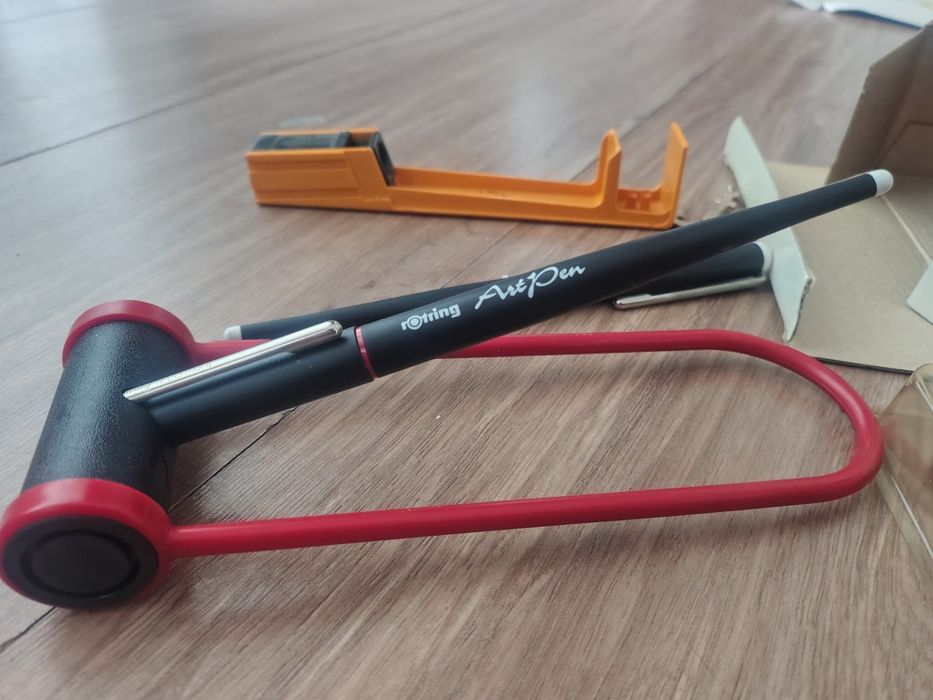 rOtring ArtistColor е напълно нов и неотварян.