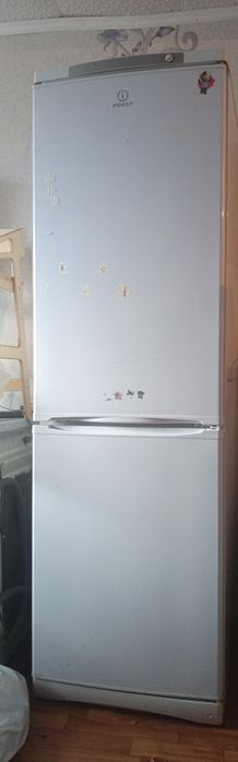 Холодильник INDESIT