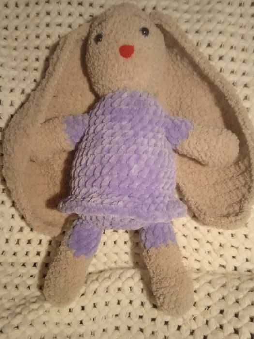 Ръчно плетено зайче