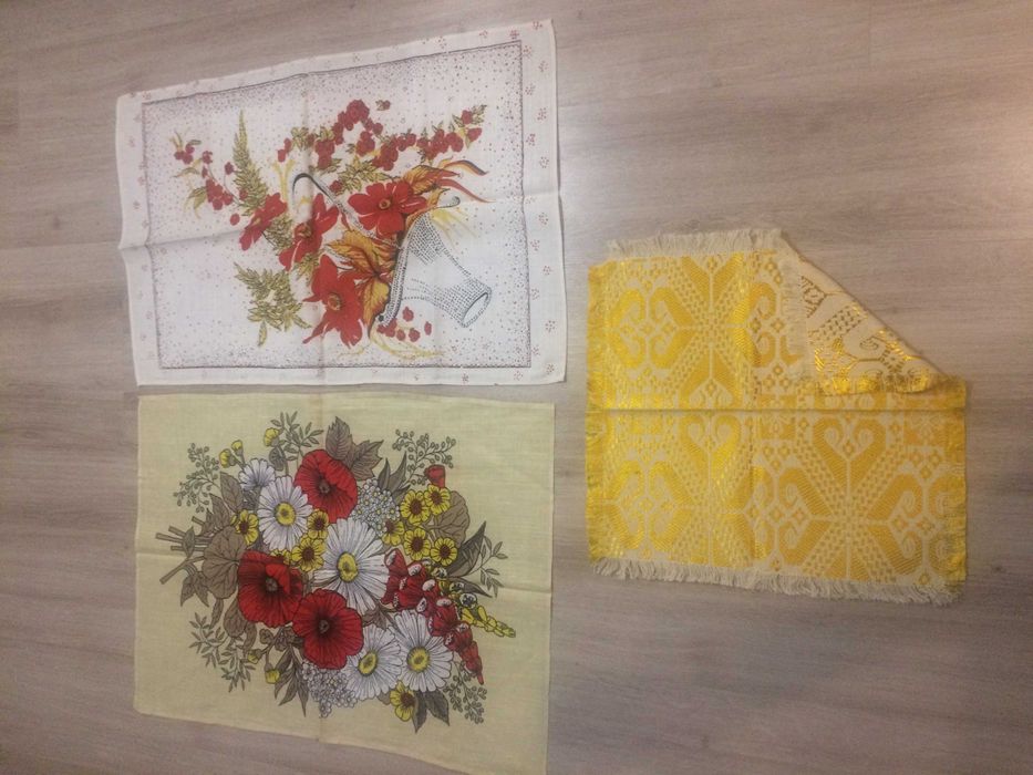 Карета бродирани 18 броя - различни размери и покривка за легло жакардова 1 брой