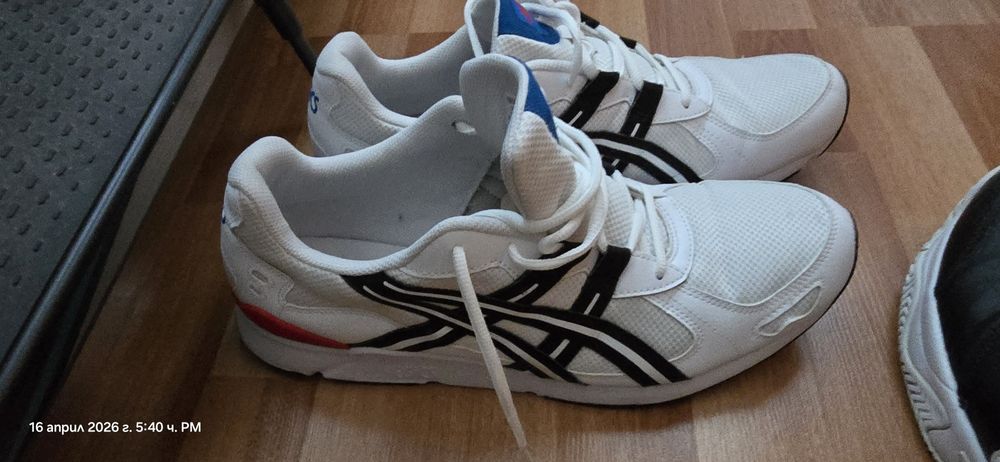 Лот от кецове nike, asics, reebok.