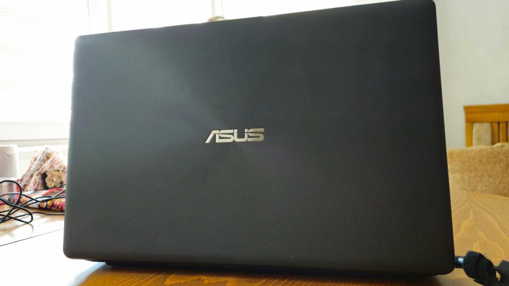 Лаптоп ASUS X550J [intel i7-4710HQ / Nvidia GeForce 850m]