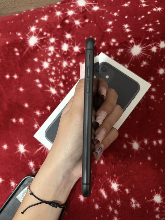 Vand iphone 11 stare perfecta