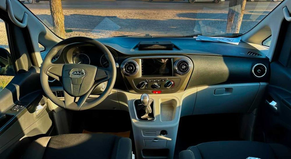 ЖАС М3 минивен (full) сотувда таййор