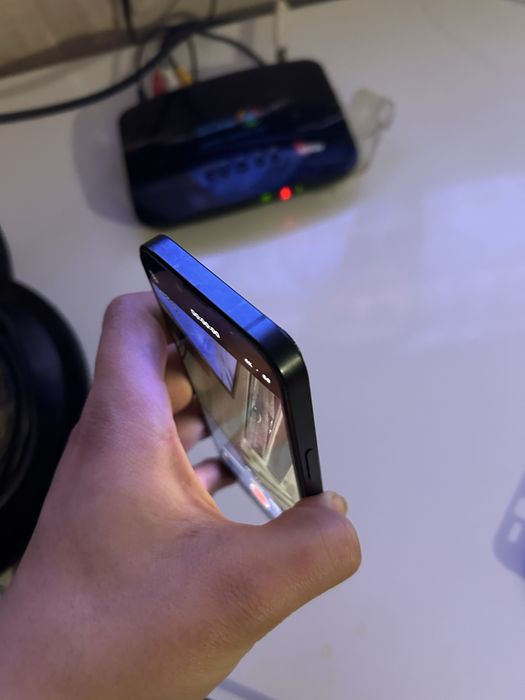 Айфон 13 в хорошем состоянии