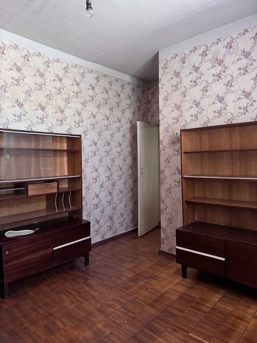 Продается двухэтажный коттедж, 6 соток,  из 8 комнат, с гаражом