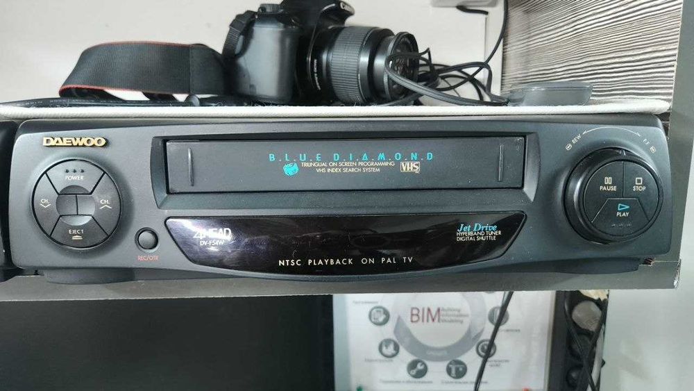 Видеомагнитафон DAEWOO СОТИЛАДИ!