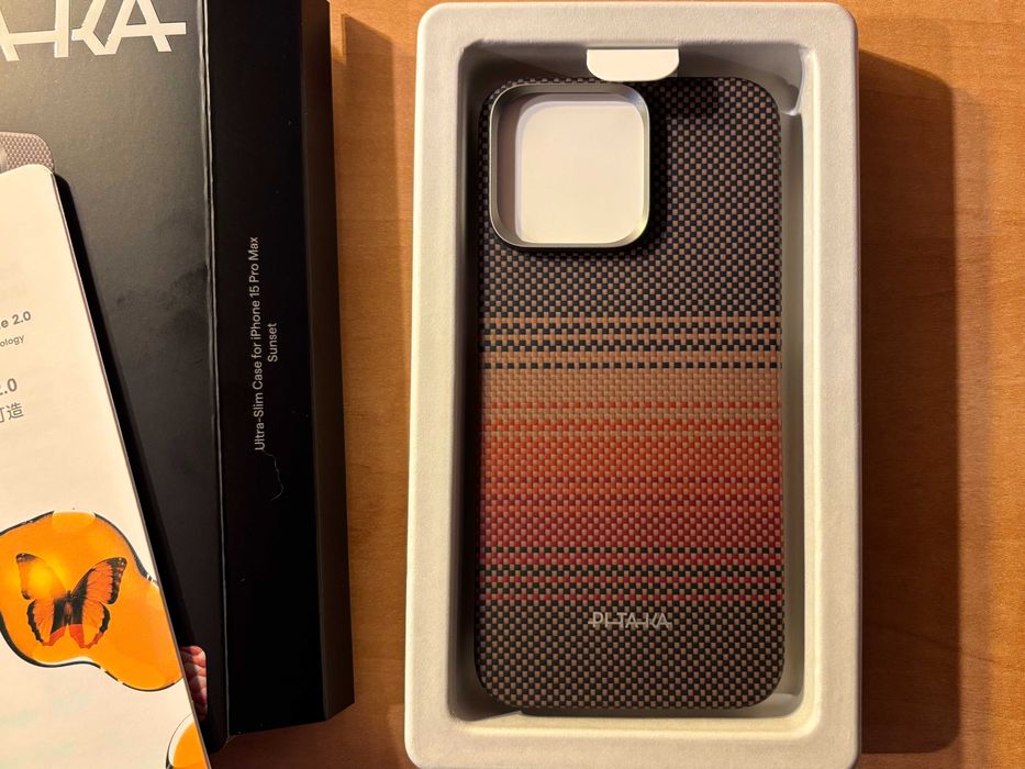 Husa noua Pitaka Sunset pentru iPhone 15 Pro Max