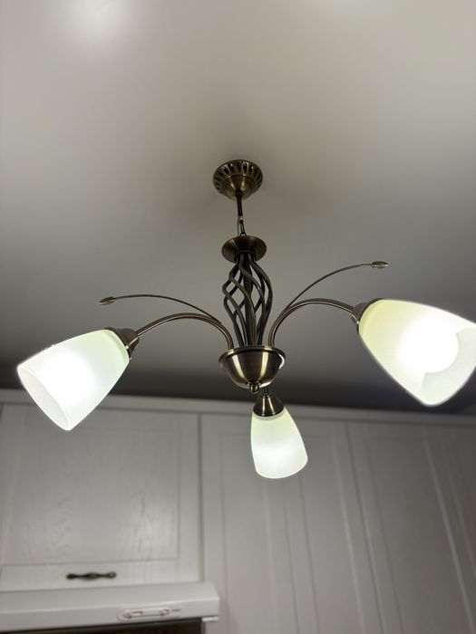 Продам разные люстры