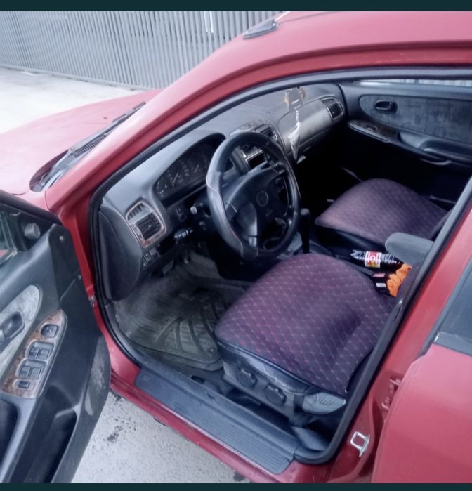 Автомобиль Мазда 626