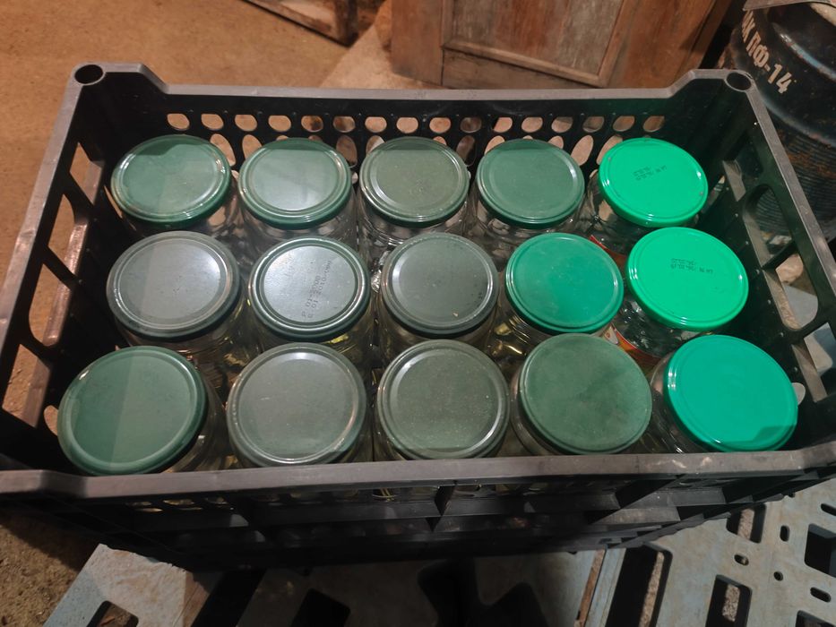 Буркани с винтова капачка