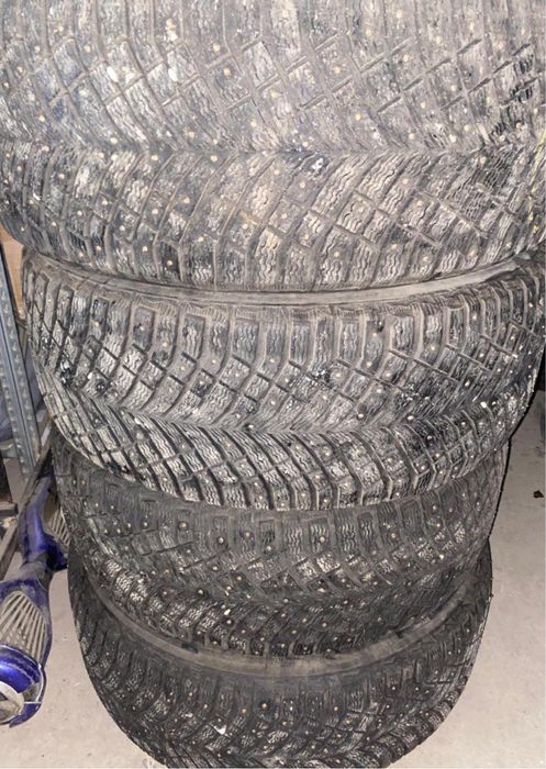 Продам б/у резину MICHELIN X-Ice North 4 SUV 275/50 R21 113T с шипами