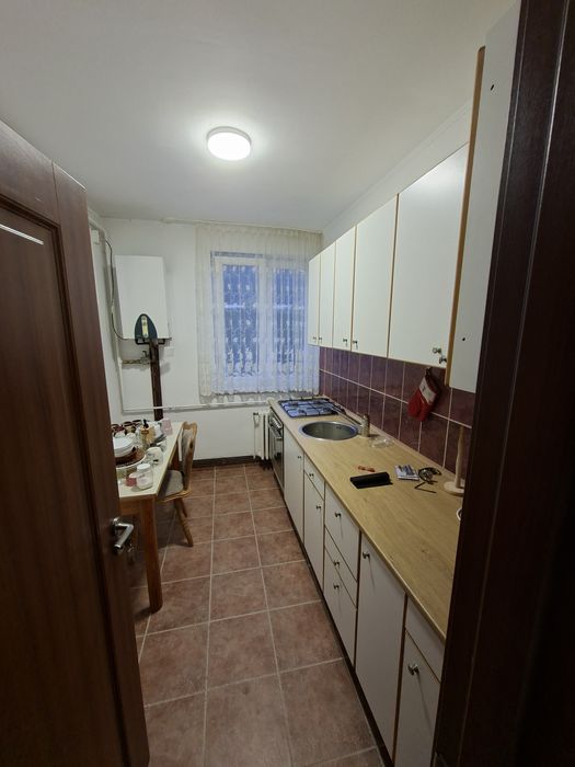 Inchiriez apartament 2 camera vis a vis de scoala nr.4
