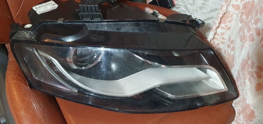 Far Audi a4 b8 Dreapta bi-xenon led Complet