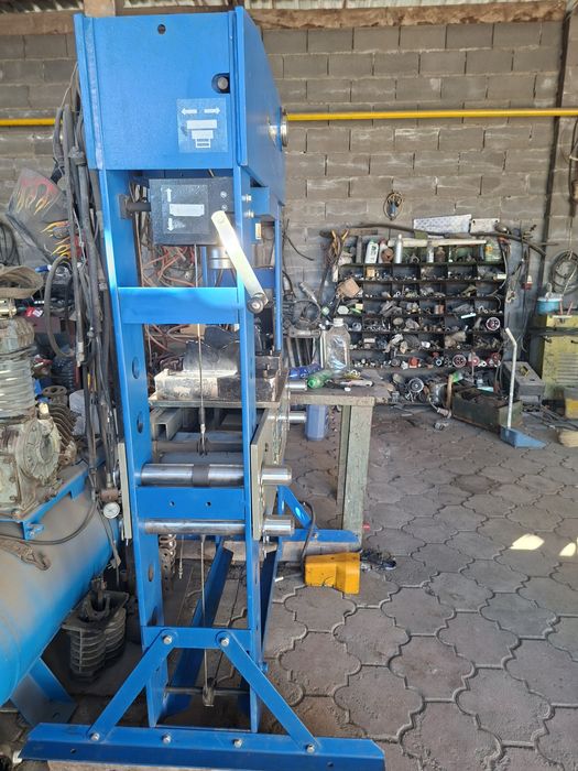 Срочно продам пресс 100тонн