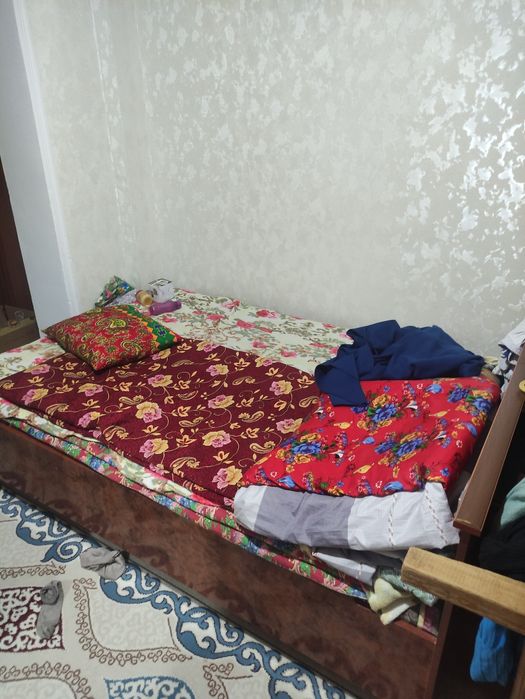 Кровать для спальни