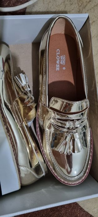 Pantofi mărimea 38