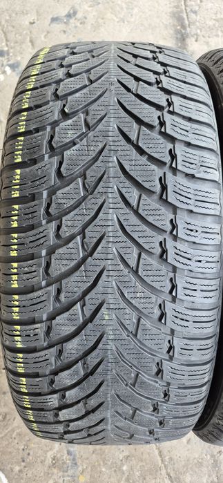 2 anvelope iarna Nokian 255/40/21.Pretul este pe bucata.